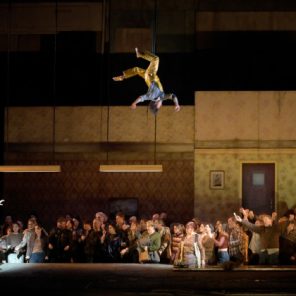 Peter Grimes de Benjamin Britten, mise en scène de Deborah Wagner au Palais Garnier