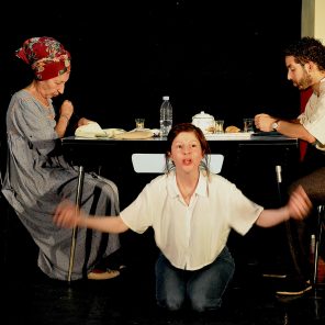 L’Art de perdre, d’Alice Zeniter, mise en scène de Sabrina Kouroughli au Théâtre de Belleville