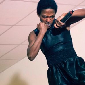 Histoire(s) décoloniale(s) #Mulunesh de Betty Tchomanga, au Théâtre des Malassis, à Bagnolet, dans le cadre des Rencontres Chorégraphiques Internationales de Seine-Saint-Denis