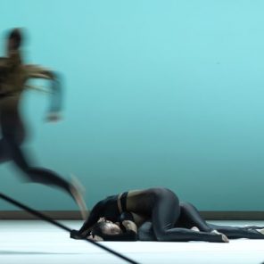 Outsider, de Rachid Ouramdane, avec le Grand Ballet du Théâtre de Genève à la Grande Halle de la Villette