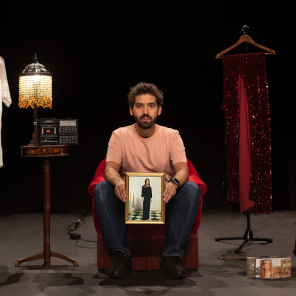 Ma république et moi, texte, mise en scène et jeu d'Issam Rachyq-Ahrad, Théâtre du Rond-Point, Paris