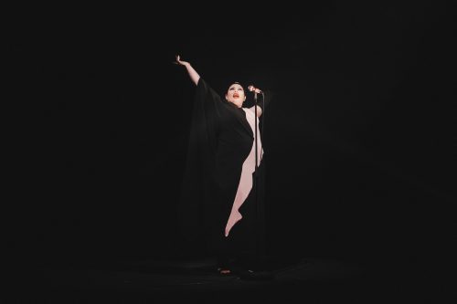 Showgirl, conception, texte et interprétation Jonathan Drillet et Marlène Saldana, au Carreau du temple