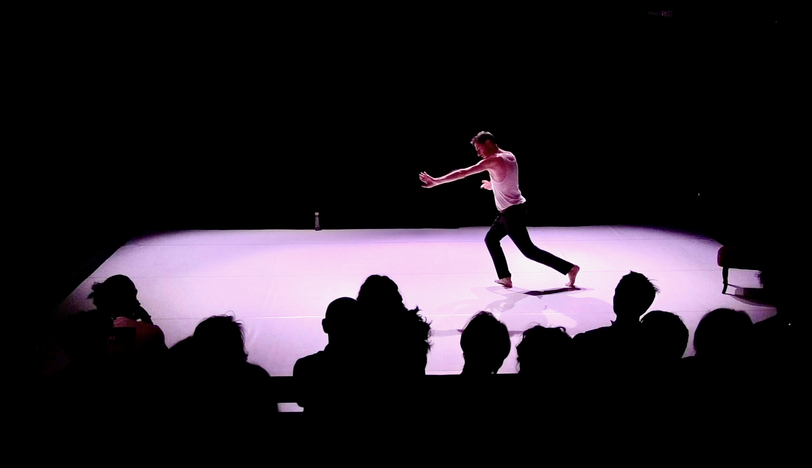 Solo Arts Martiaux, texte et interprétation de Yan Allegret, au Théâtre de Belleville, à Paris