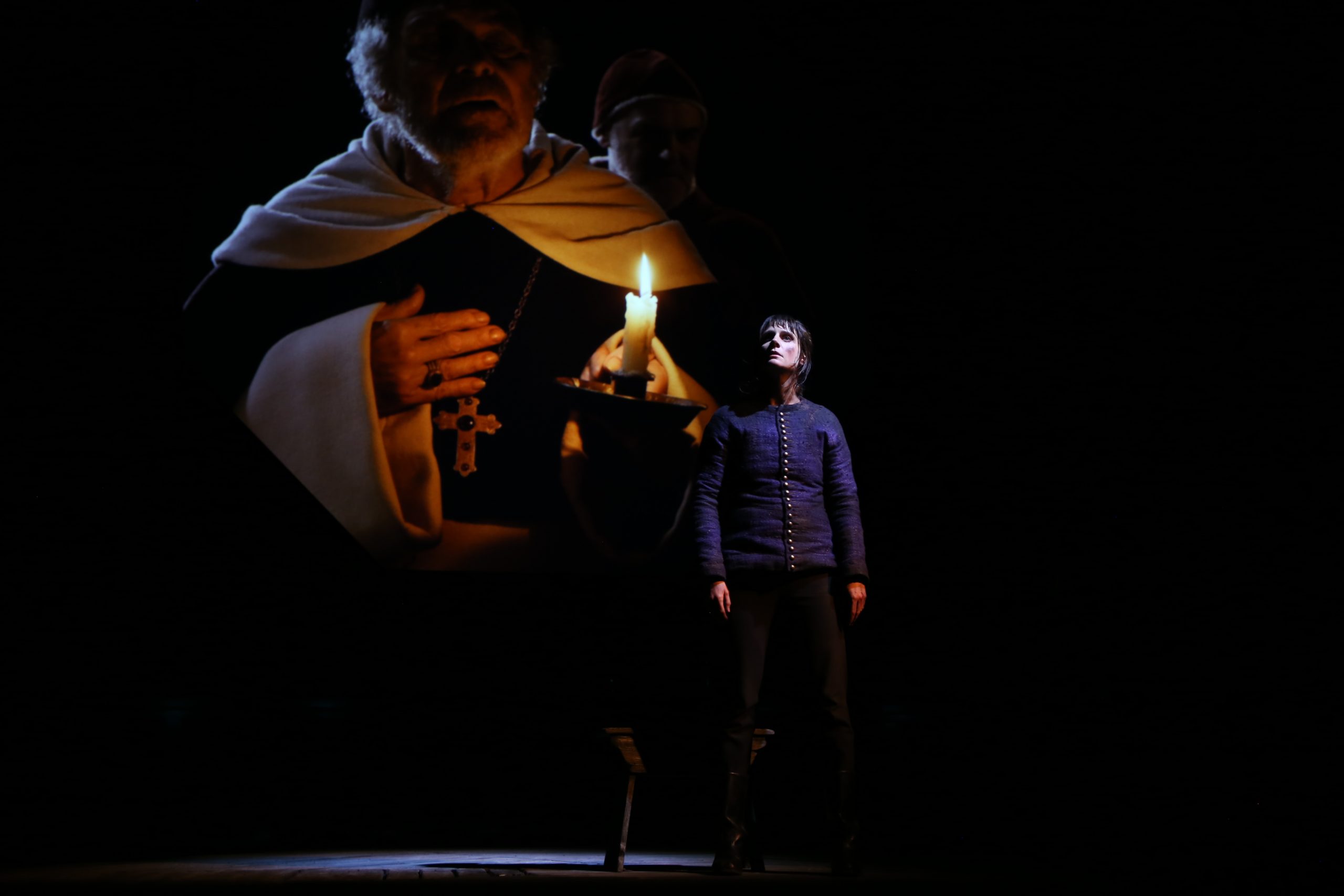 Le Procès de Jeanne, conception de Judith Chemla et Yves Beaunesne, sur un livret de Marion Bernède, mise en scène d’Yves Beaunesne, au Théâtre des Bouffes du Nord, à Paris