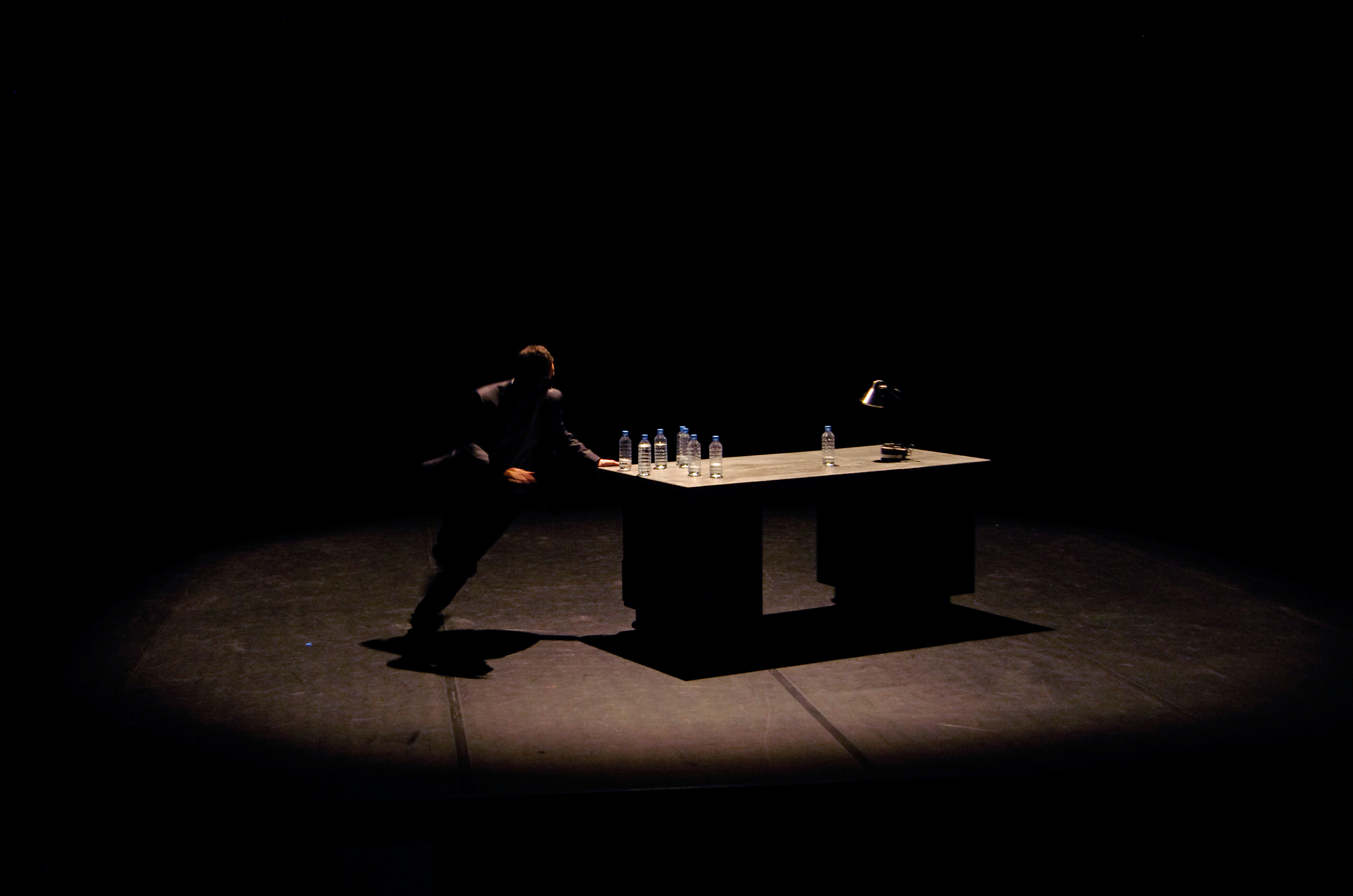 Paradoxal, texte et mise en scène de Marien Tillet, au Théatre 11, Festival Off Avignon