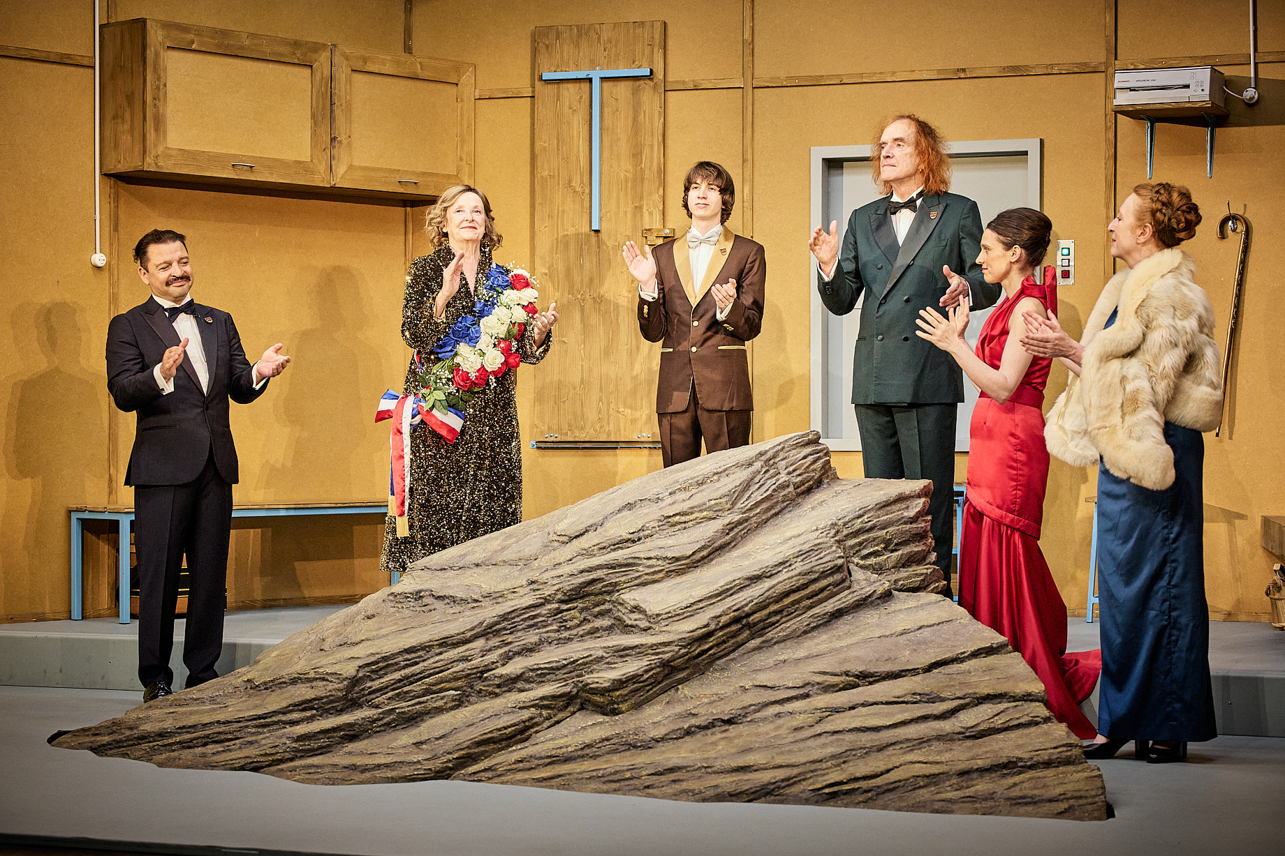 Le Sommet, conception et mise en scène de Christophe Marthaler, à La FabricA du Festival d’Avignon, Festival IN