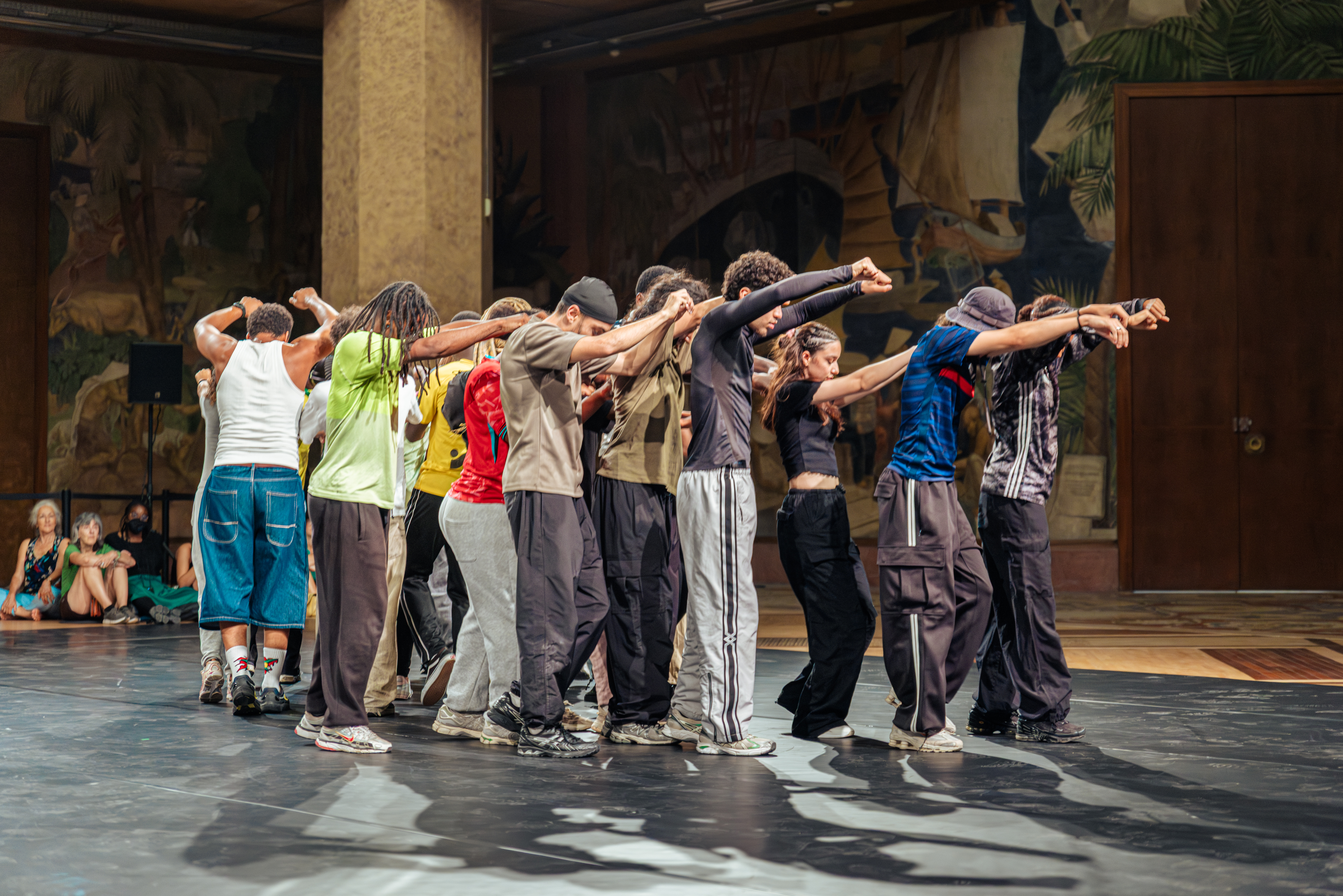Bach Nord [Sortez les guitares], conception et direction artistique Marina Gomes, Lycée Henri Bergson & Palais de la Porte Dorée, Festival Paris l’été
