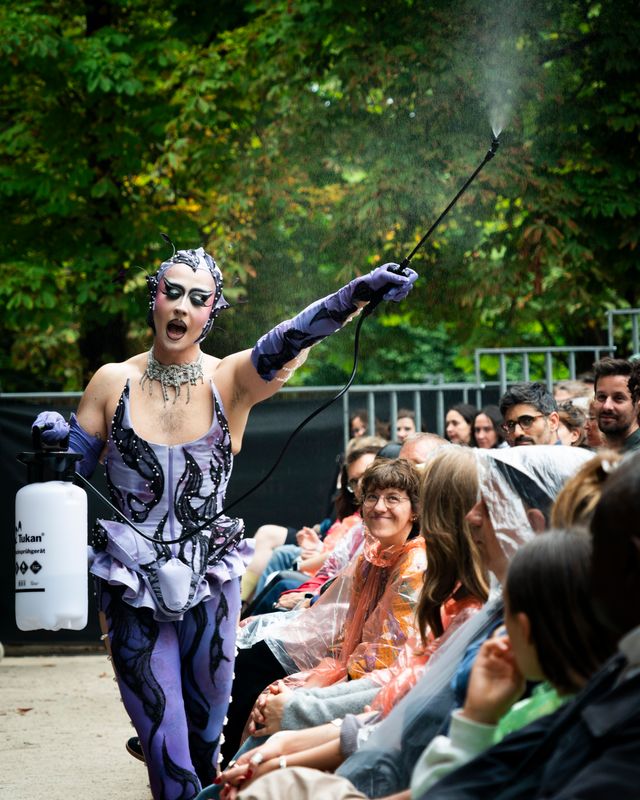 Slutty Fauns, Une garden party, conception et performance de Matthieu Barbin, au Jardin des Tuileries Domaine du Louvre, Festival Paris l’été