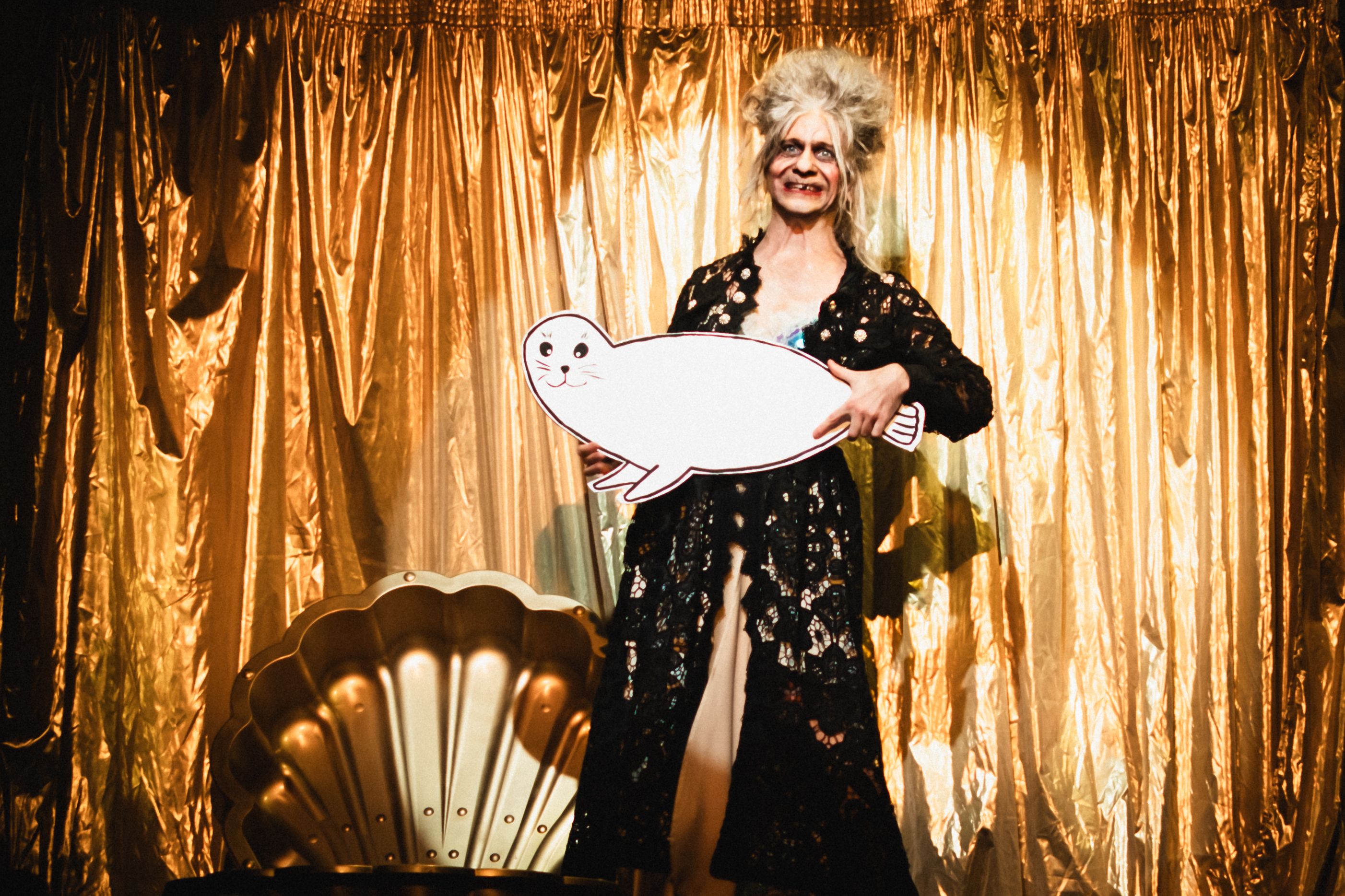 Cabaret néopathétique, Pssitt et Pchutt dans le cirque de la vie, d’après Cami, Daniil Harms, Kafka, Hanna Krall, Melville, Tchekov, mise en scène de Clément Poirée au Théâtre de la Tempête à Paris