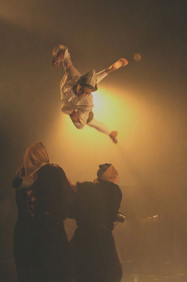 Hourvari, par la Compagnie Rasposo, au Village de Cirque, 2r2c, à la Pelouse de Reuilly