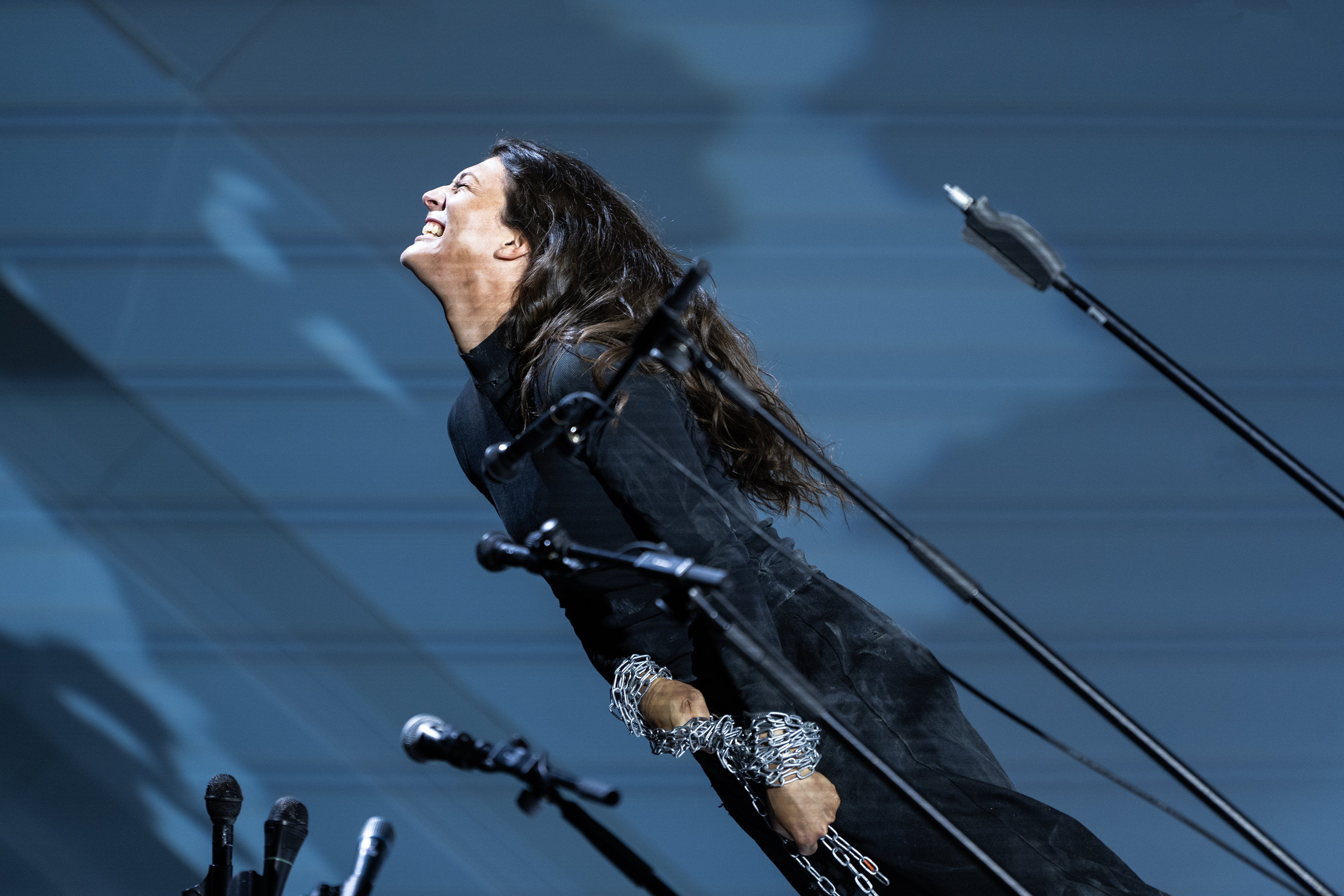 Antigone, d’après Sophocle, de Pascal Dusapin, direction musicale de Klaus Mäkelä, mise en scène de Netia Jones, Philharmonie de Paris