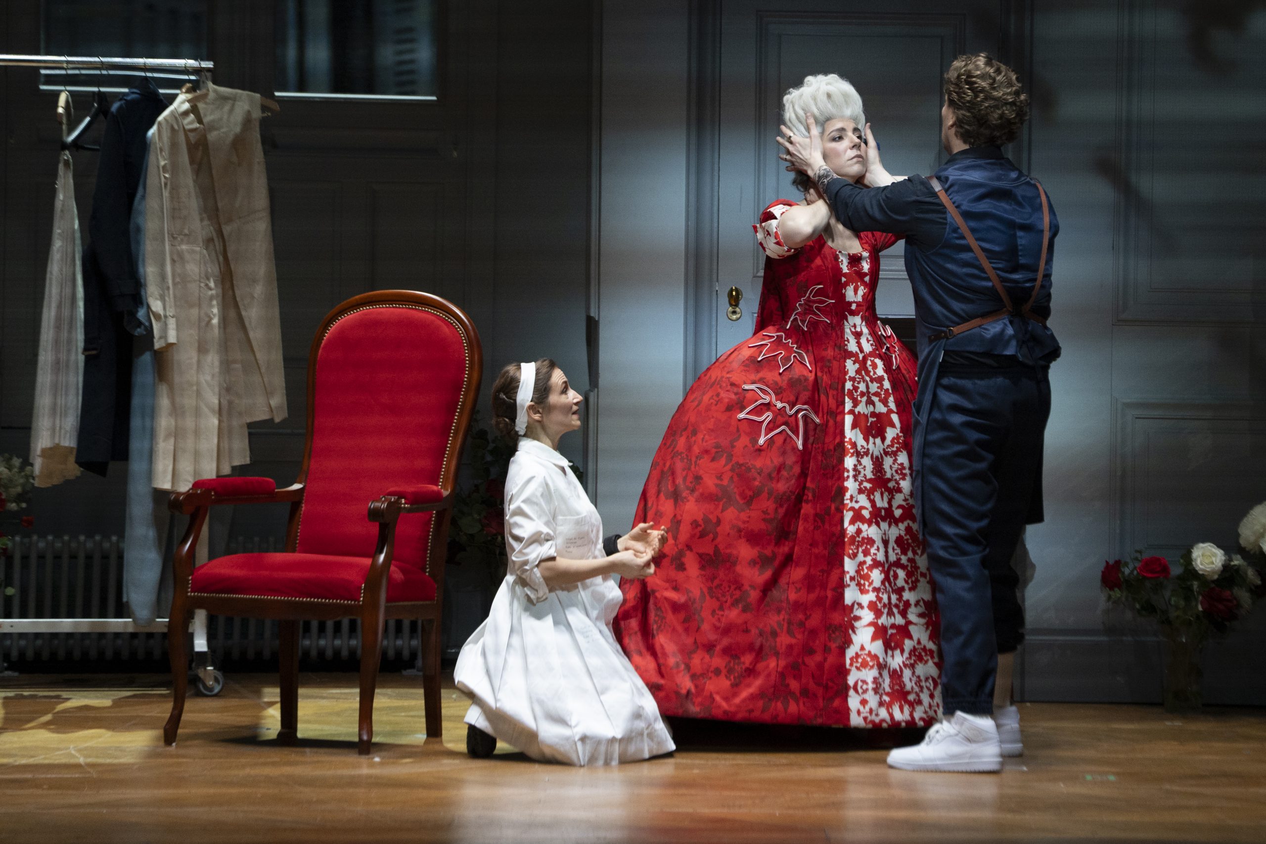 Les noces de Figaro, musique de Mozart, livret de Da Ponte, d’après Beaumarchais, direction musicale d’Antonello Manacorda, mise en scène de Netia Jones, à l’Opéra Garnier