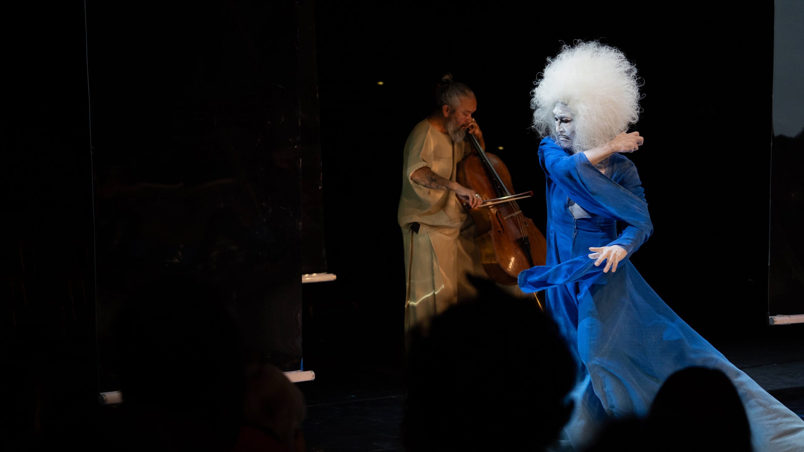 Alter-Ego, création d’Akaji Maro et Eric-Maria Couturier, à la Maison de la musique de Nanterre