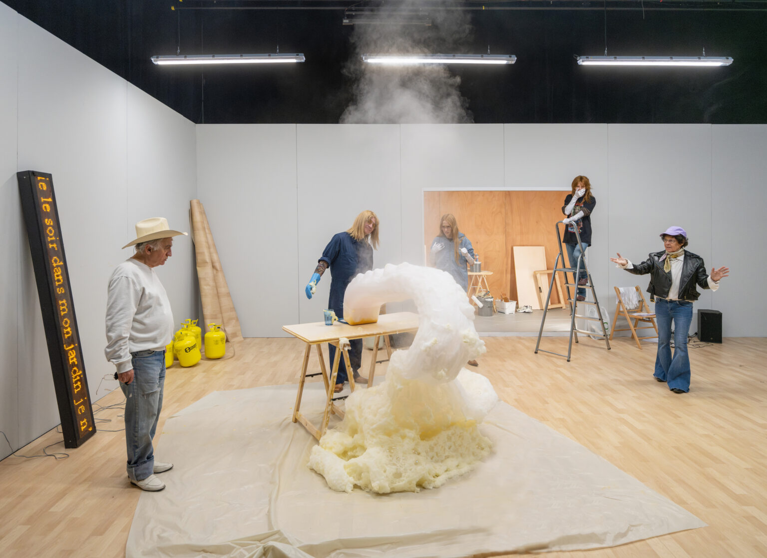 Le Paradoxe de John, texte de Laura Vasquez, conception et mise en scène de Philippe Quesne, au Théâtre de la Commune / Festival d’Automne