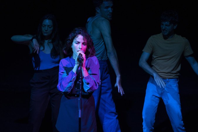 Une autre histoire du théâtre, écrit et mis en scène par Fanny de Chaillé, dans le cadre du Festival d’Automne, au Théâtre 14