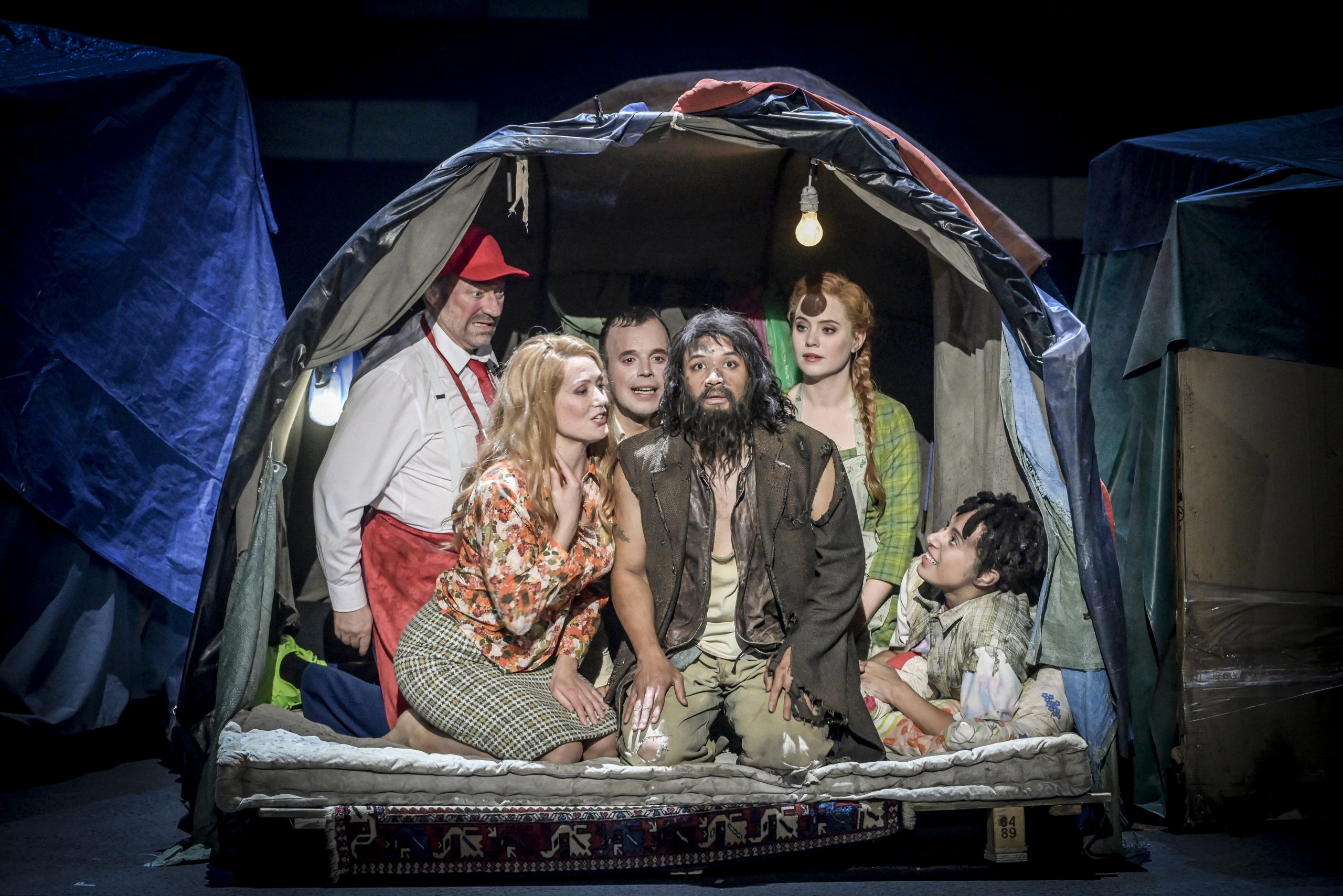 Robinson Crusoé, opéra-comique de Jacques Offenbach, direction musicale de Marc Minkowski, mise en scène de Laurent Pelly, au Théâtre des Champs-Elysées