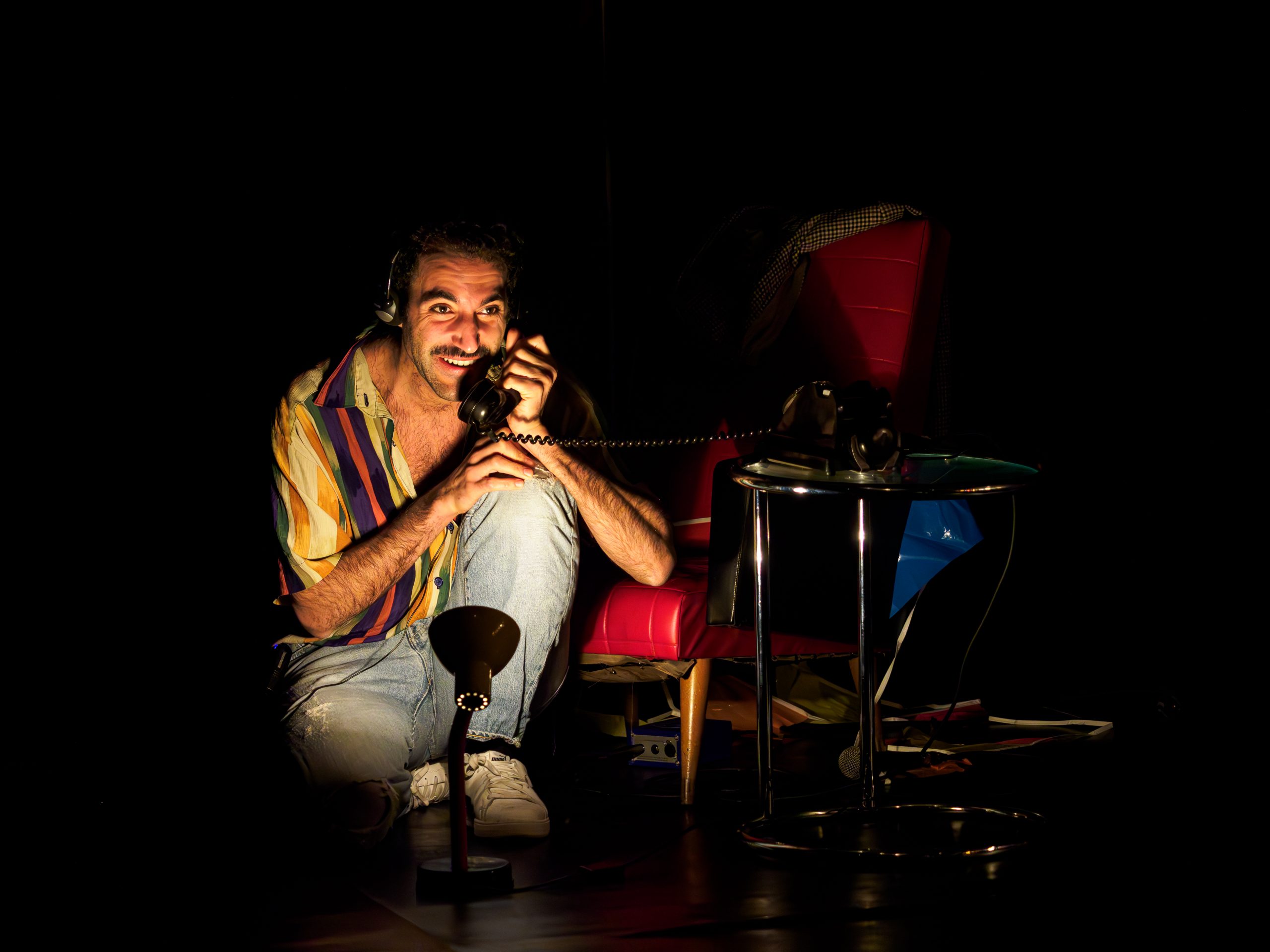 Ce soir j’ai de la fièvre et toi tu meurs de froid, une création de Julien Lewkowickz, au 104, dans le cadre du Festival Impatience