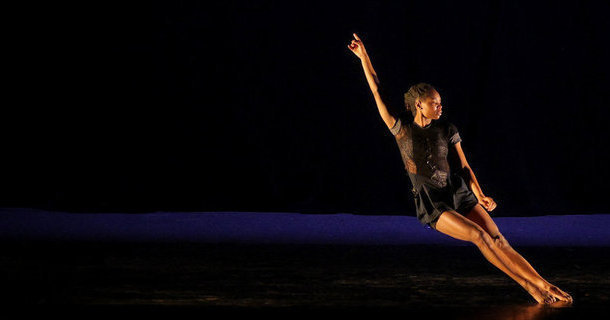 Le Corps, de la Compagnie 14:20, au CENTQUATRE-PARIS