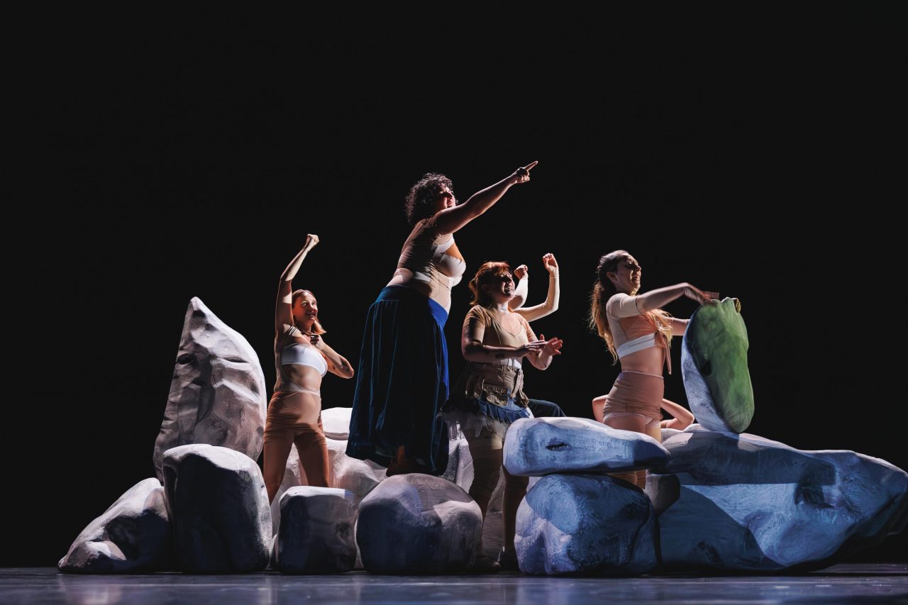 Doué.e.s, de Gabrielle Chalmont-Cavache, par les Mille Printemps, au Théâtre 13 /Bibliothèque