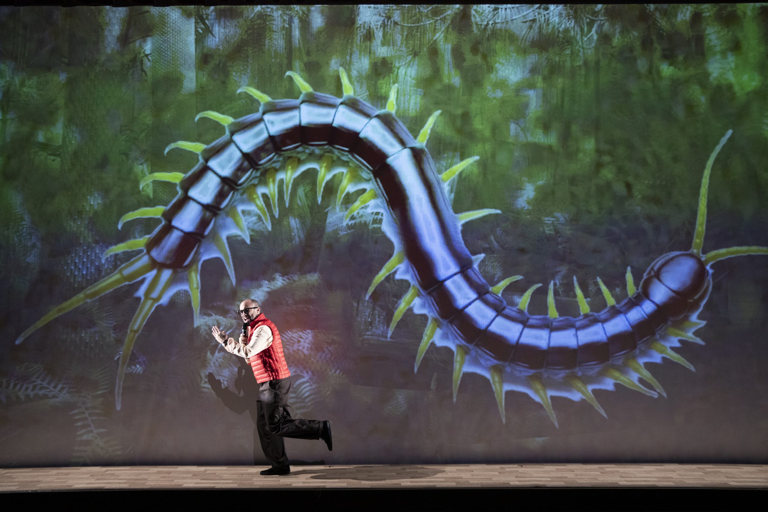 Comment Nicole a tout pété, conception et mise en scène de Frédéric Ferrer, Théâtre du Rond-Point