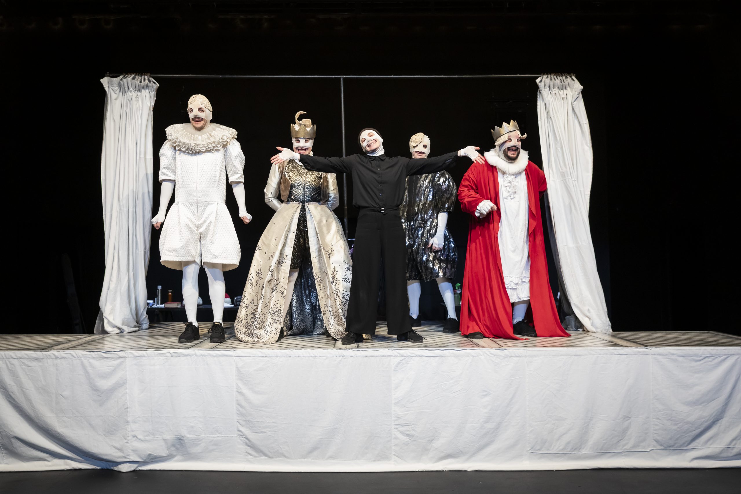 Molière et ses Masques, texte et mise en scène de Simon Falguières, au théâtre des Plateaux Sauvages à Paris