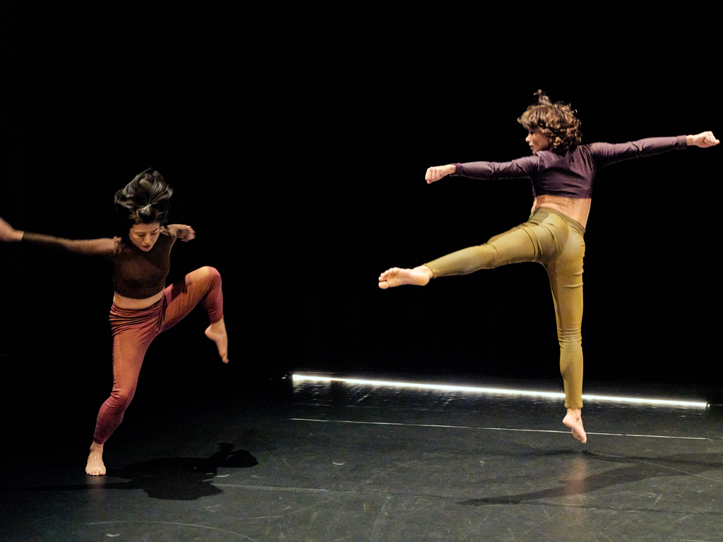 Into the Silence, chorégraphie de Yuval Pick, au Théâtre du Garde-Chasse aux Lilas dans le cadre du festival Faits d’hiver