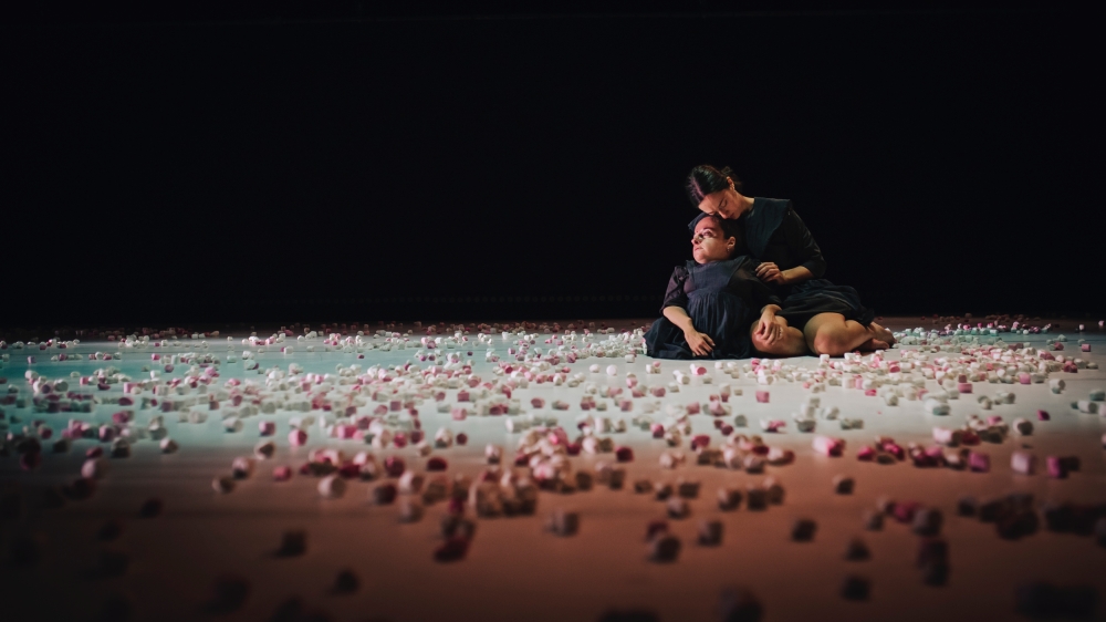 Sottobosco, création et texte de Chiara Bersani, au Carreau du Temple / Festival Everybody