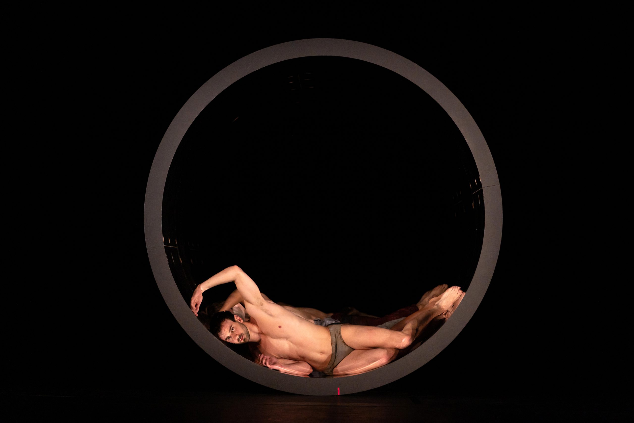 Onbashira Dyptich, Thr(o)uh / Skid, chorégraphie de Damien Jalet, au Théâtre de la Ville