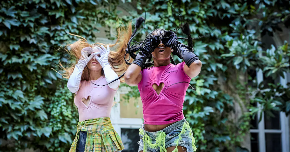 Quelle aurore, performance et écriture de Soa Ratsifandrihana et Bonnie Banane, à La Ménagerie de Verre / Festival Les Inaccoutumées.