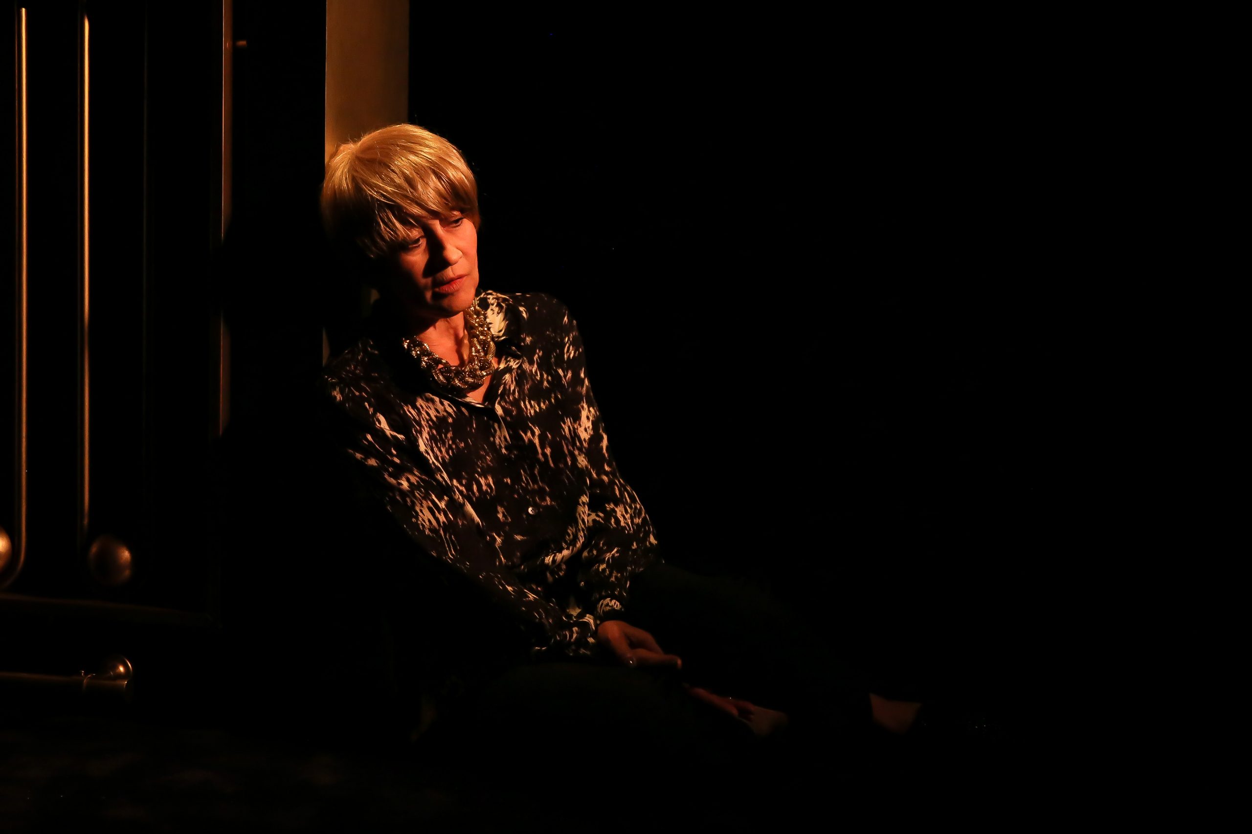 Françoise par Sagan, d’après Françoise Sagan, adapté et interprété par Caroline Loeb, mise en scène Alex Lutz, Théâtre de Poche, Paris