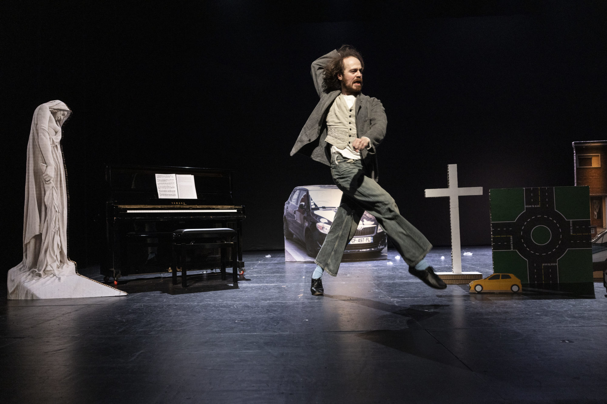 Veiller sur le sommeil des villes, texte et mise en scène de Louis Albertosi, au théâtre Nanterre – Amandiers dans le cadre de L’envolée