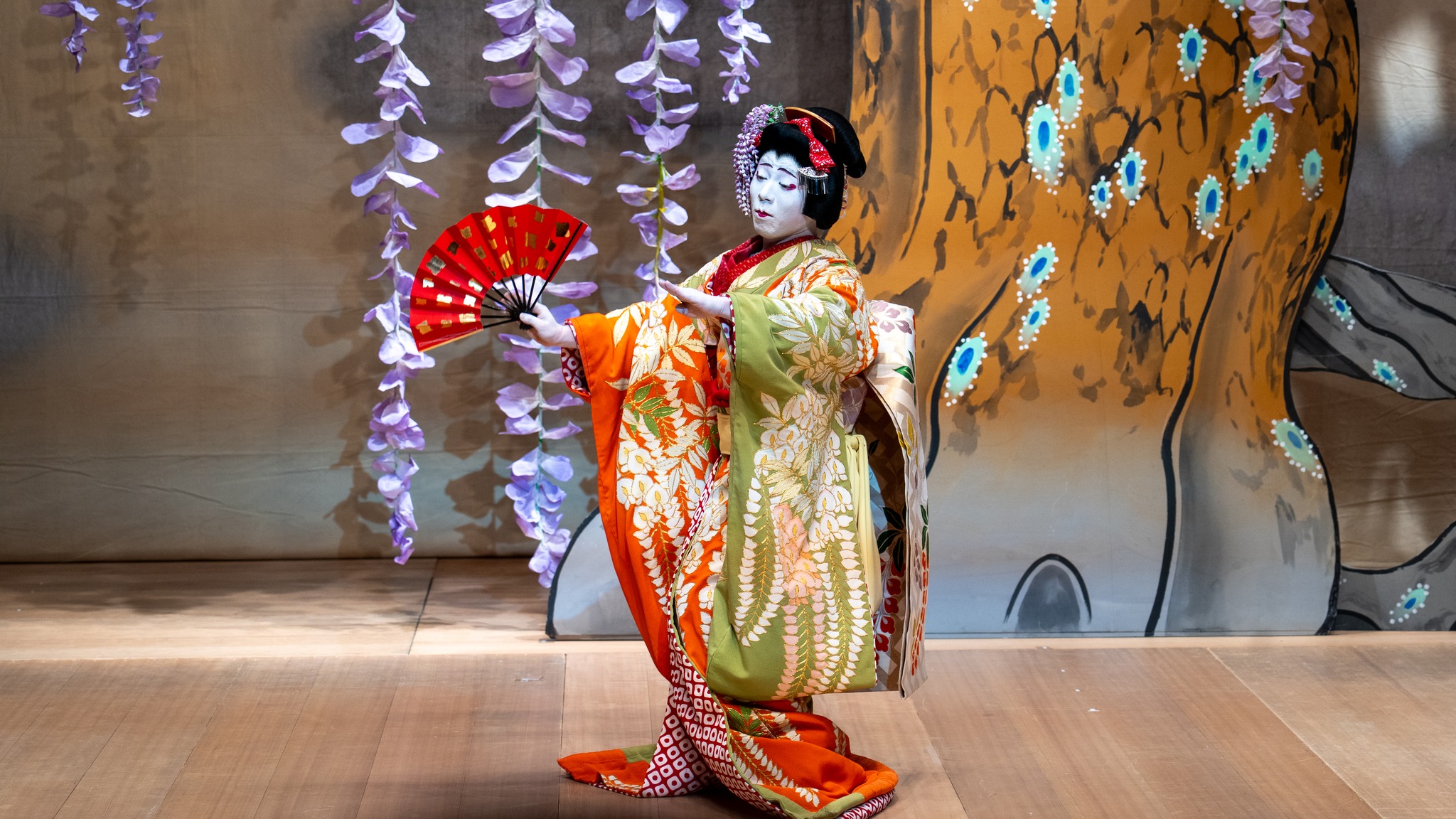 Fuji musume / Shakkyô, Meet Kabuki, the art of onnagata, à La Maison de la culture du Japon