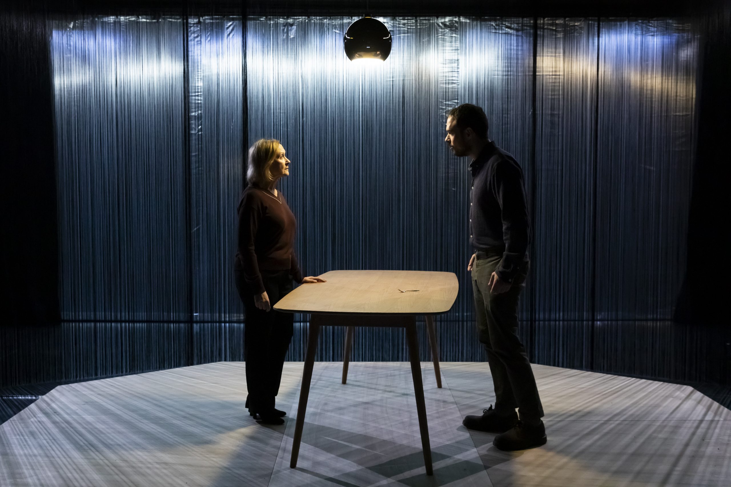 Les grandes illusions, d&rsquo;Arthur Dreyfus, mise en scène de Laurent Charpentier, Les Plateaux Sauvages, Paris