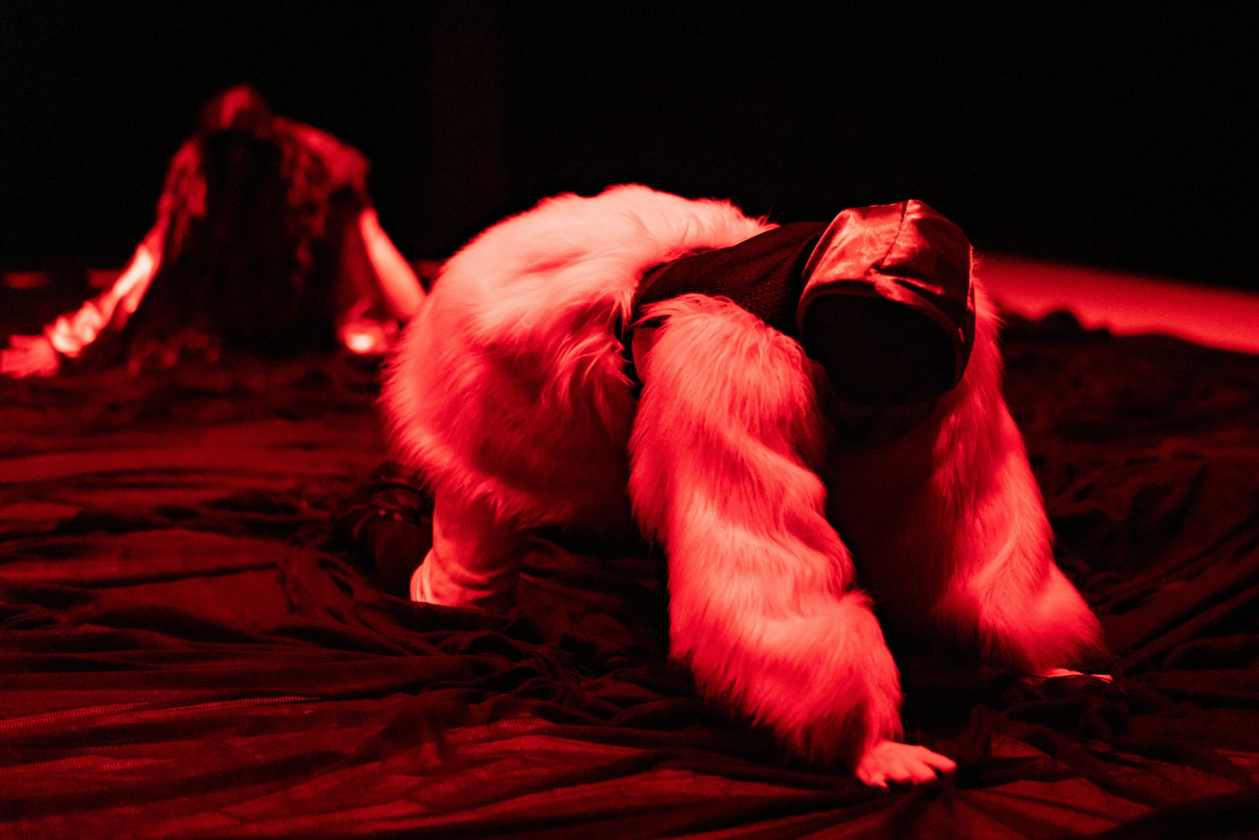 Sous le volcan, chorégraphie de Leslie Mannès au Théâtre de Vanves dans le cadre du Festival artdanthé