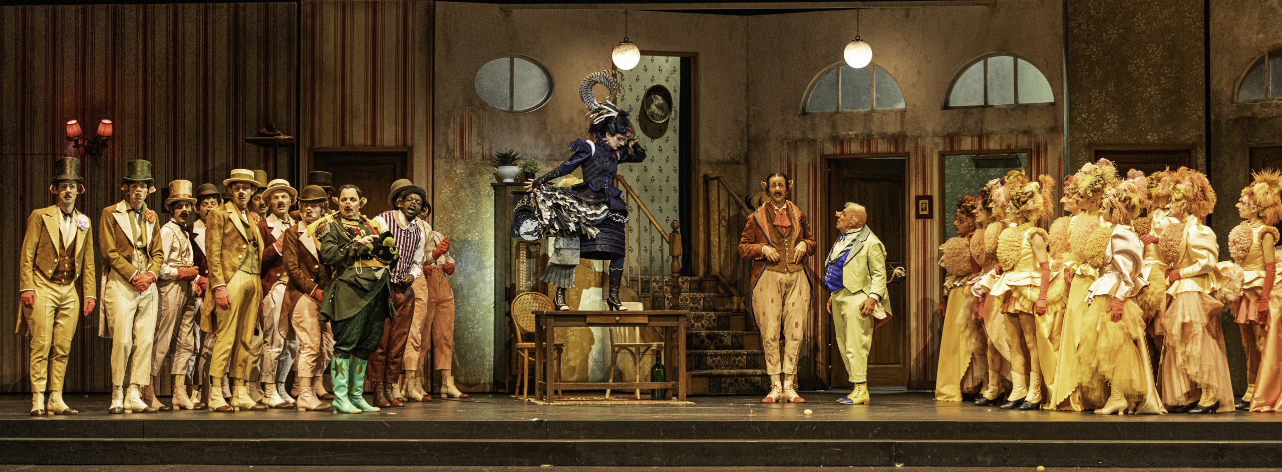 La Vie parisienne, de Jacques Offenbach, direction musicale d’Alexandra Cravero, mise en scène de Valérie Lesort, au Théâtre du Châtelet, Comédie Française hors les murs