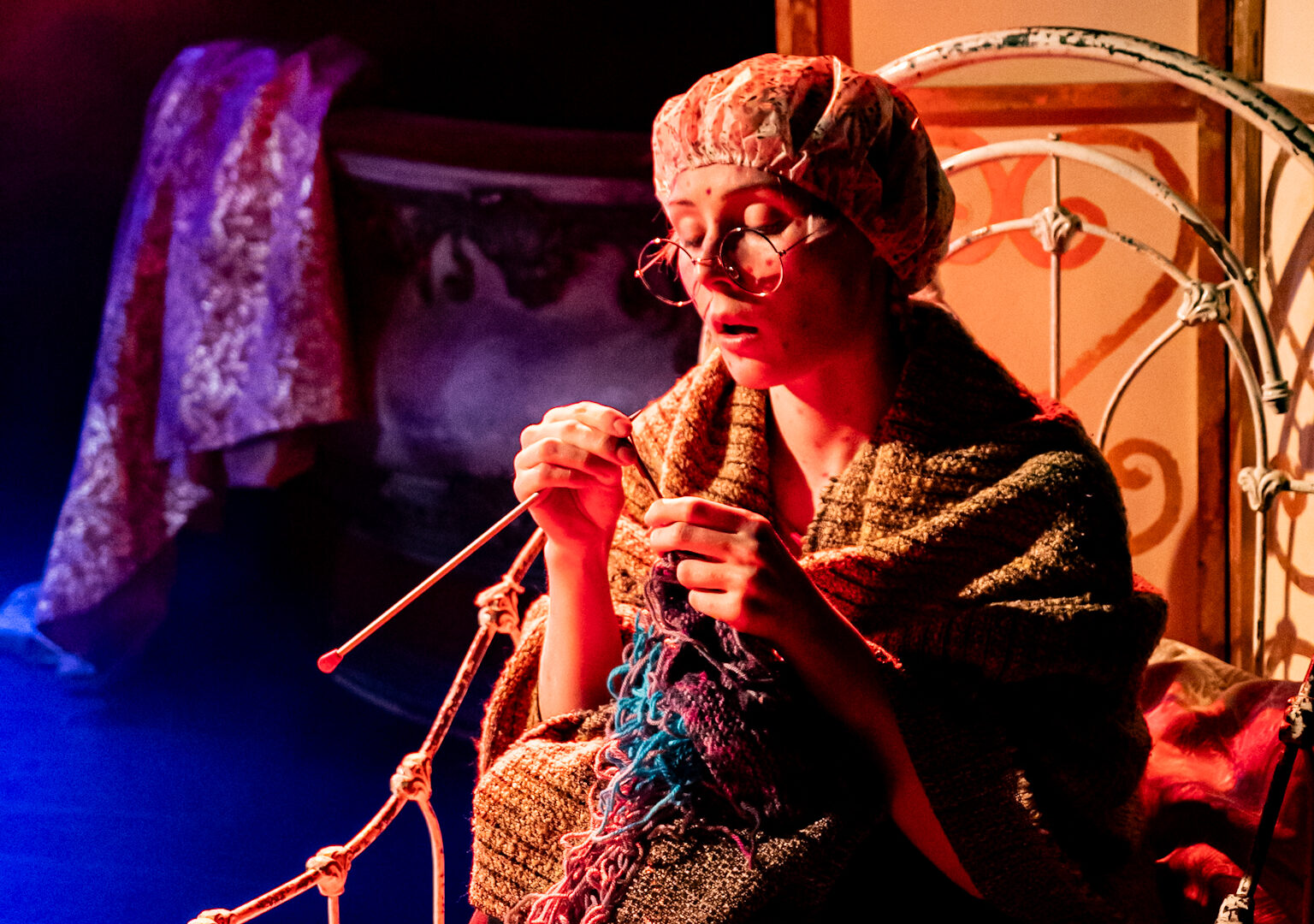 Le Petit Chaperon Rouge, de Sarah Gabrielle et Laurent Montel, par la Compagnie du Théâtre Mordoré, au Théâtre du Lucernaire, Paris