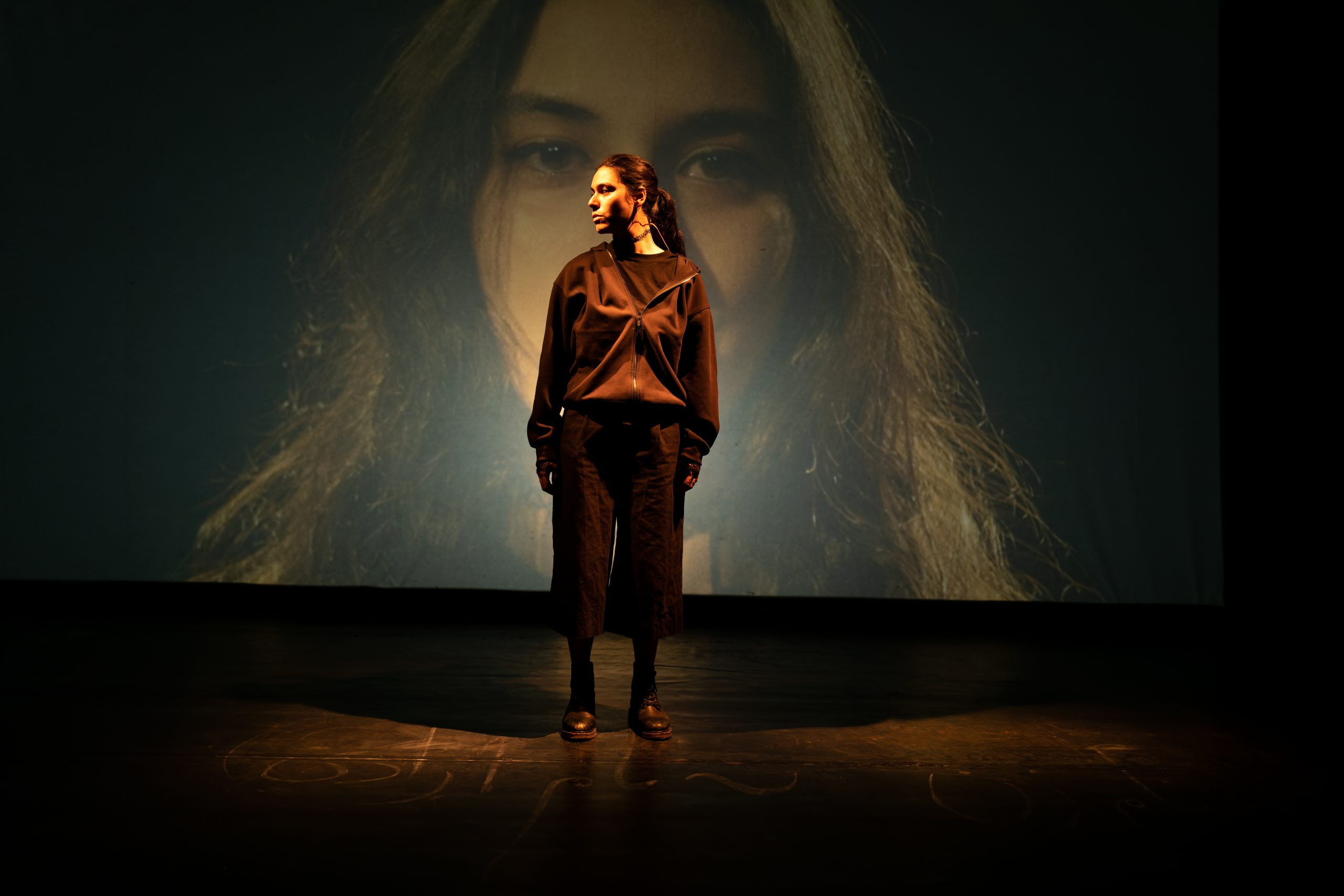 Badjens, d’après le roman de Delphine Minoui, adaptation et mise en scène de Delphine Minoui, Théâtre 11. Avignon, Avignon, festival Off