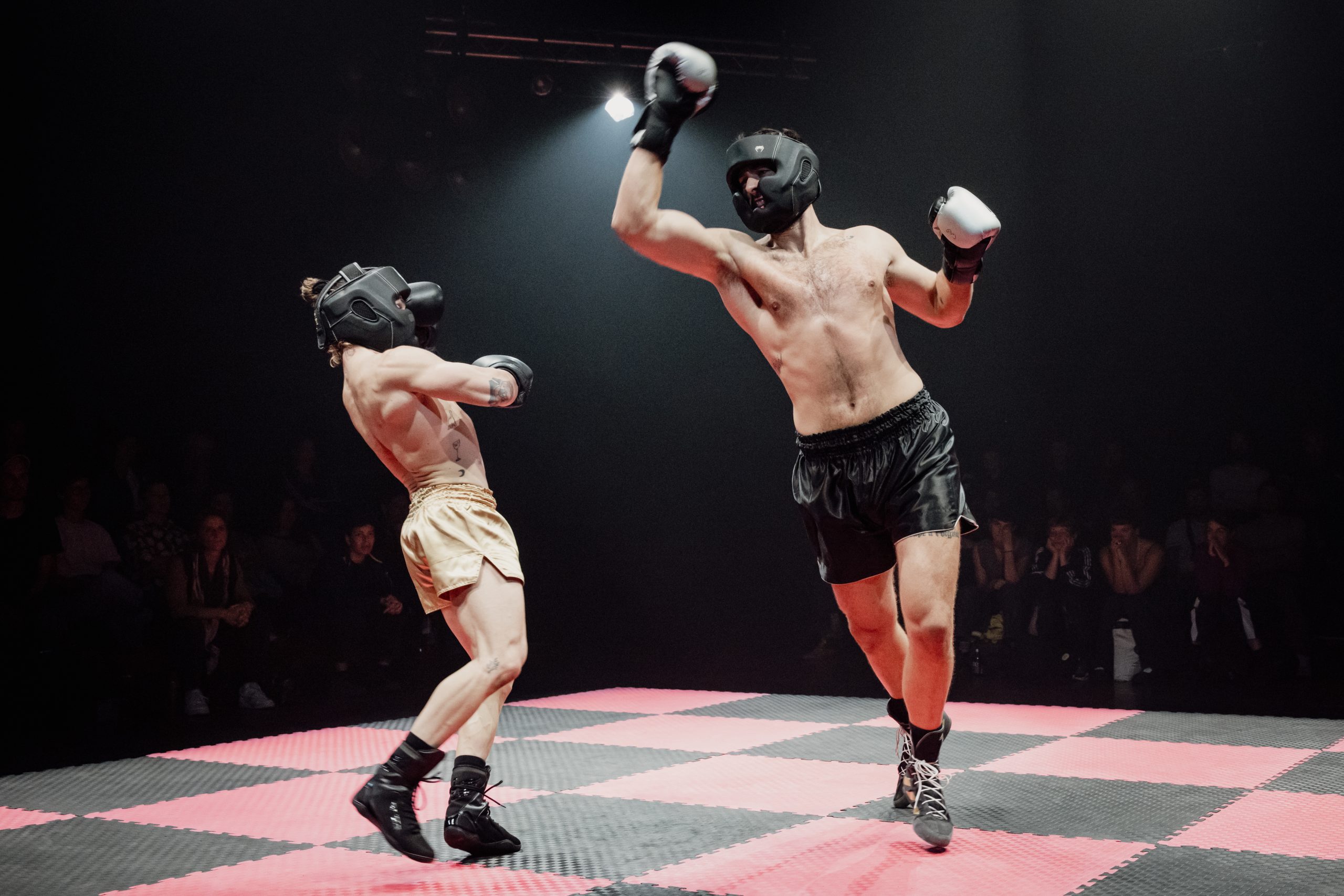 Ring, conception et mise en scène de Lukas Dana, au 104
