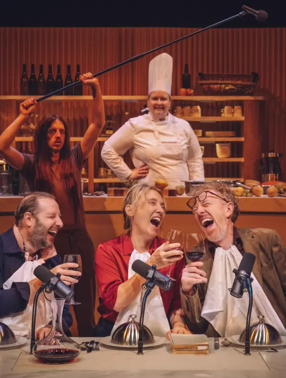 Dans le ventre des cerveaux, texte et mise en scène de Jules Sagot et Christophe Montenez, Théâtre des Bouffes du Nord